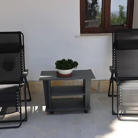 בית נופש Monolithos *