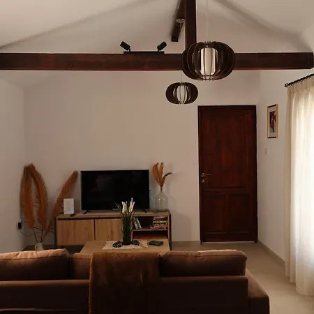 Monolithos 度假居 Pachna