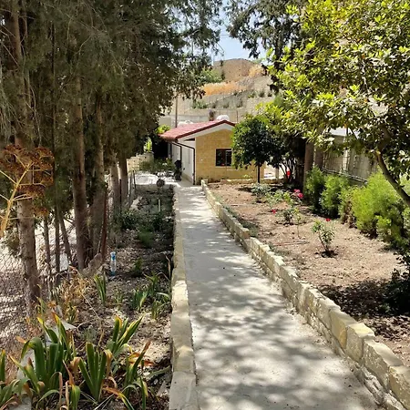 בית נופש Monolithos