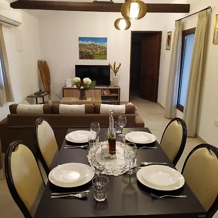 Monolithos בית נופש Pachna